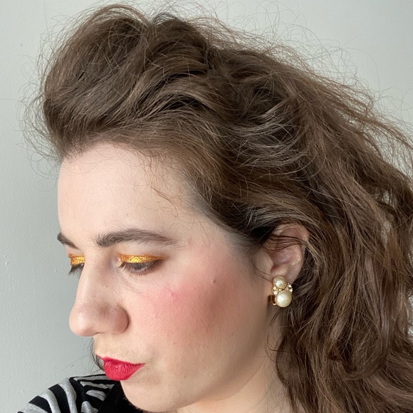 VTG CHRISTIAN DIOR Earrings Gold Plated Faux Pearl Swarovski Crystals Clip Ons. - Picture 8 of 9